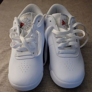 Reebok White Tennis shoes